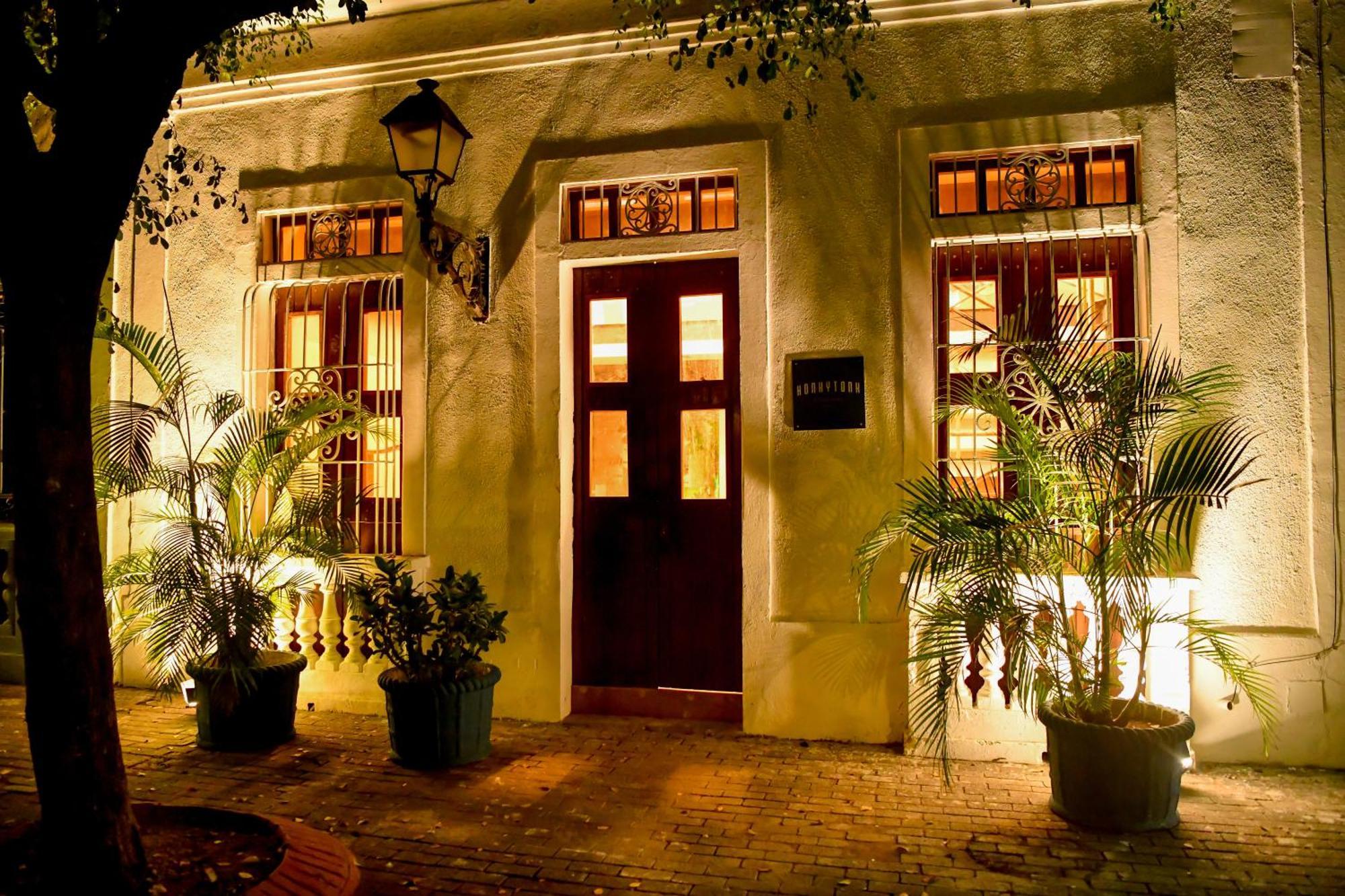 Honky Tonk Colonial Hotel Santo Domingo Exterior photo